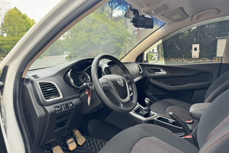 Used Baojun 560 2016 1.8L Manual Value Edition
