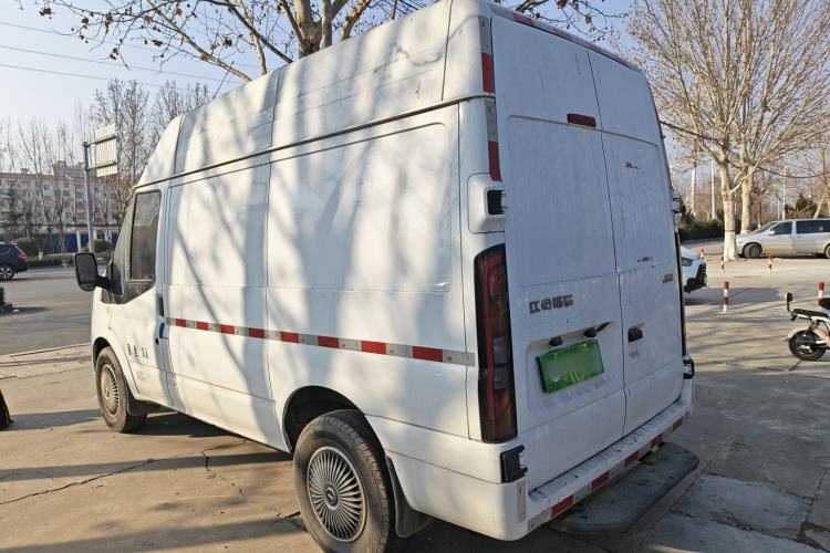 Used JMC Fushun 2022 2.0T Manual Van Short Wheelbase Mid-Height Roof 3-Seater
