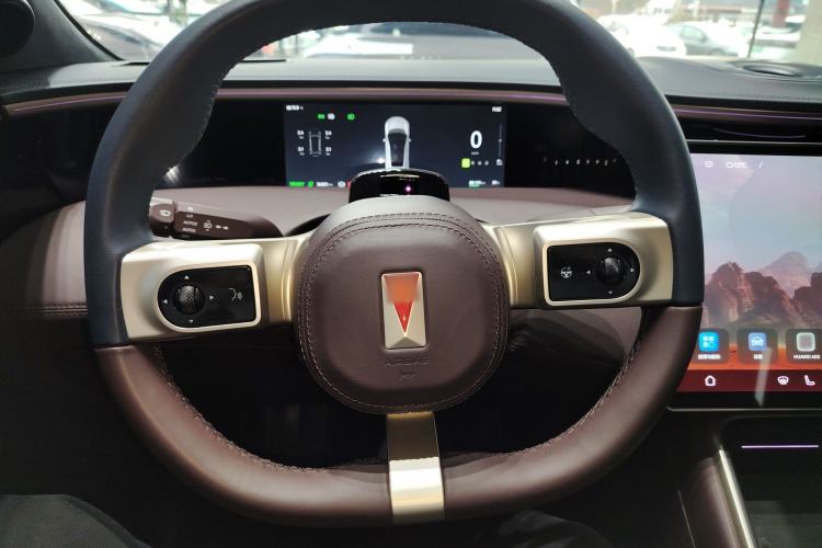 Used Avatr 11 2023 HarmonyOS Version Smart Enjoyment Upgrade Model 90-Degree Rear-Wheel Drive Edition
