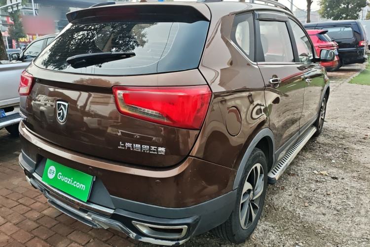 Used Baojun 560 2015 1.8L Manual Luxury Model
