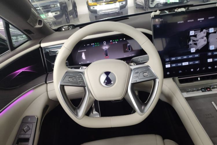 Used Denza Z9 2024 630 km All-Wheel Drive Max Version