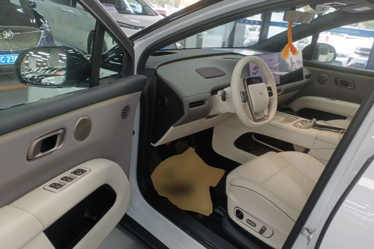 Used Li Auto Li Auto i6 2025 Model Two-Wheel-Drive Standard Type