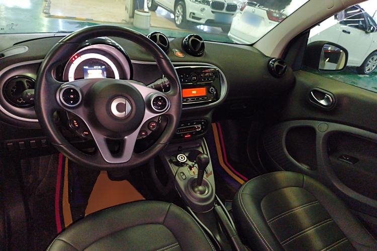 Used  fortwo 2019 0.9T 66kW Hardtop Wind Power Edition China VI
