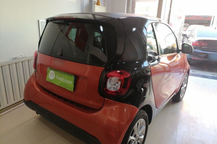 Used  fortwo 2015 1.0L 52 kW hardtop Dynamic version
