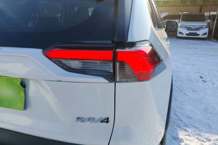 Used Toyota RAV4 2020 2.0L CVT Two-Wheel Drive Fashion PLUS Edition
