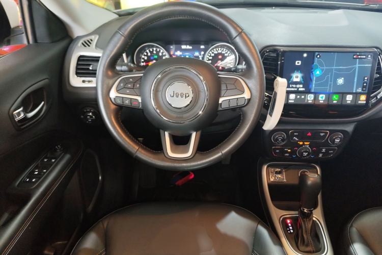 Used  Compass 2017 200T Automatic Family Edition