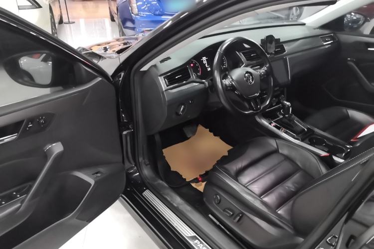 Used Volkswagen Passat 2017 280TSI DSG Luxury Edition
