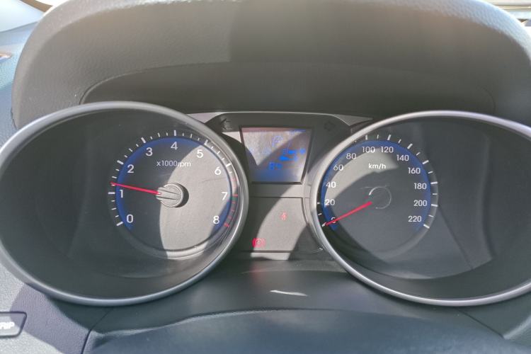 Used Hyundai ix35 2013 2.0L Automatic Two-Wheel Drive Smart GLS China IV Standard
