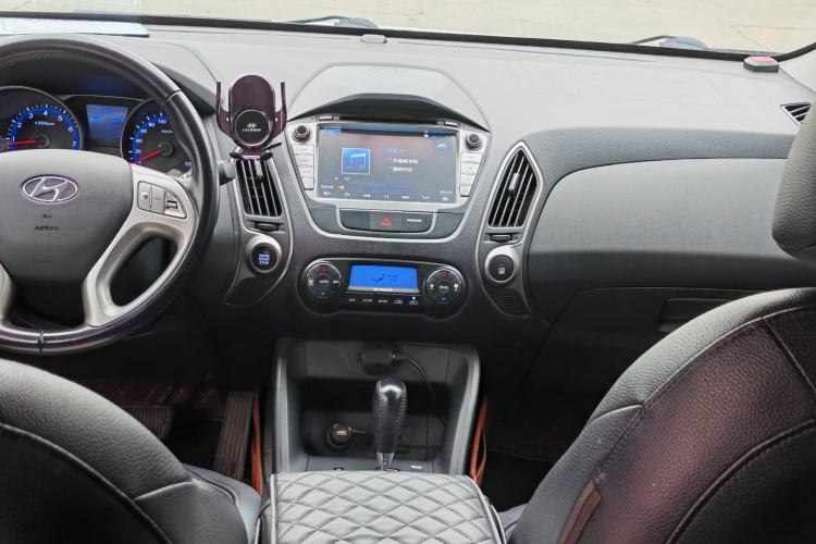 Used Hyundai ix35 2013 2.0L Automatic Two-Wheel Drive Smart GLS China IV Standard