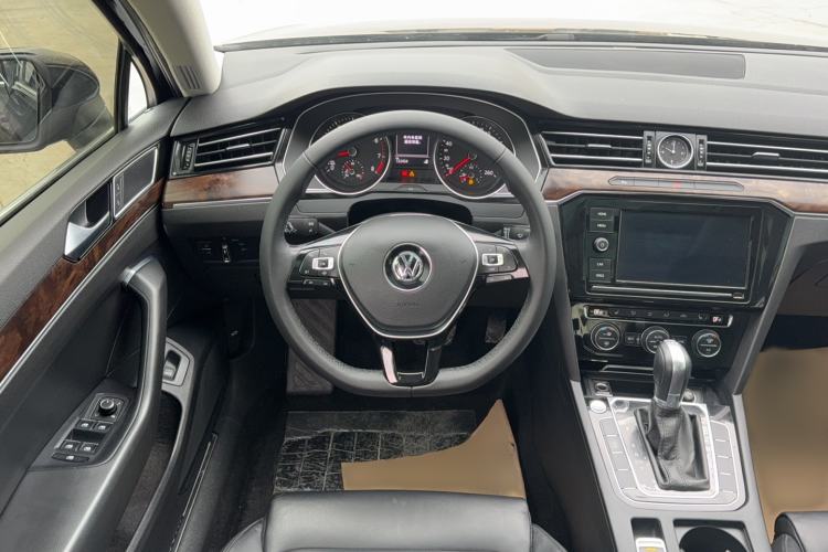 Used Volkswagen Magotan 2019 330TSI DSG Luxury Version China VI Standard