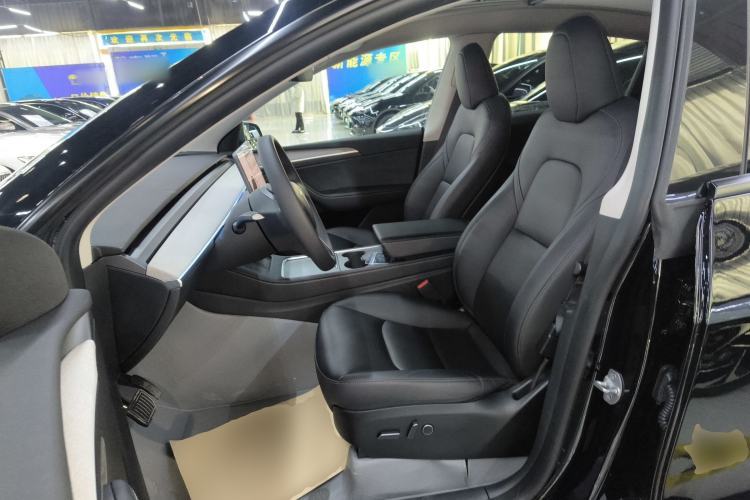 Used Tesla Model Y 2023 Long-Range All-Wheel-Drive Version
