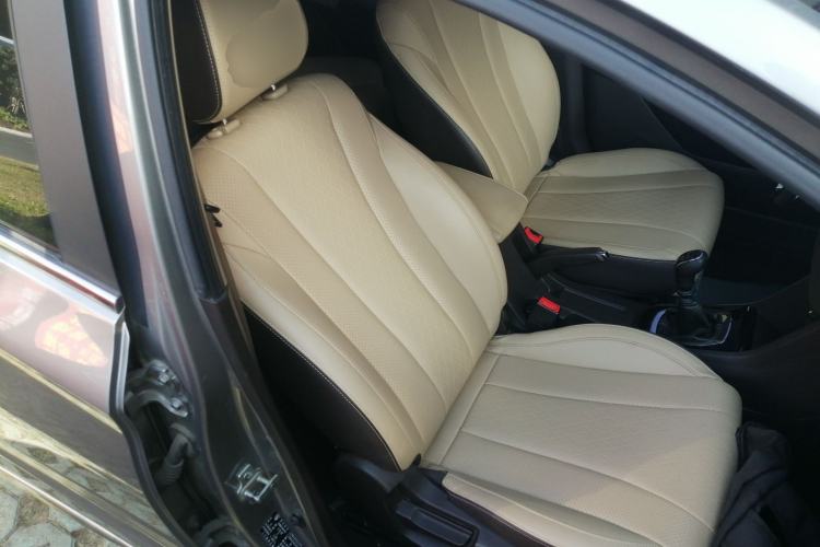 Used Baojun 310W 2017 1.5L Manual Fashion Model China V
