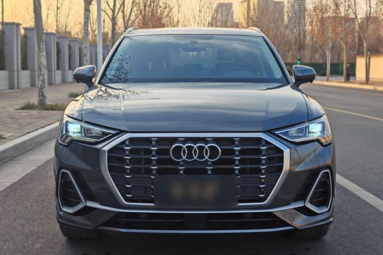 Used Audi Q3 2019 40 TFSI Fashion Dynamic Model
