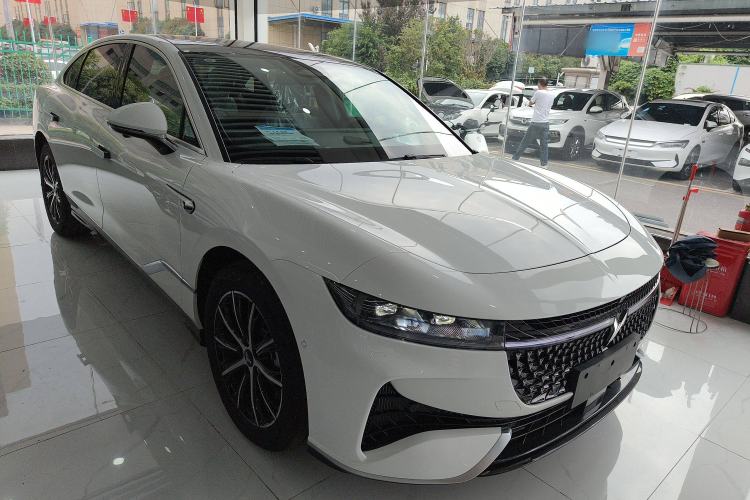 Used VOYAH PASSION 2024 PHEV Four-Wheel Drive Ultra-Long Range Executive Edition
