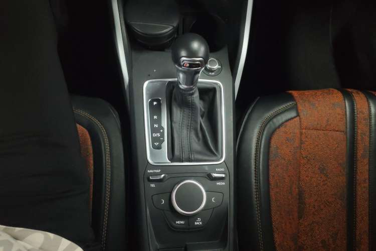 Used Audi Q2L 2018 35 TFSI Fashionable & Elegant Version China VI Emission Standard
