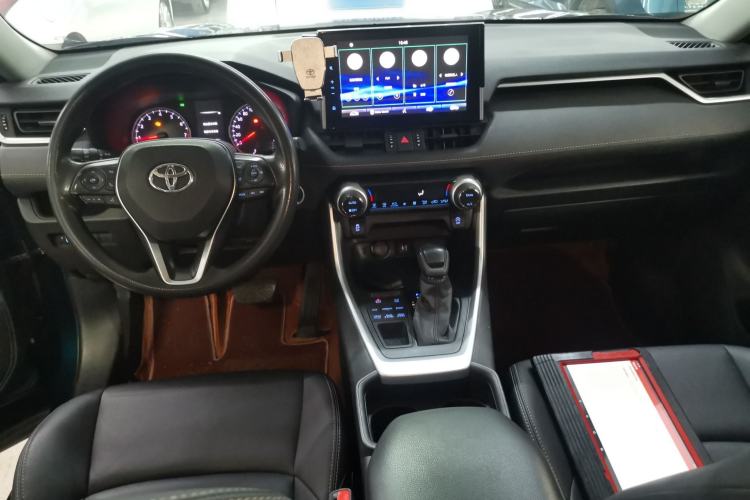 Used Toyota Wildlander 2020 2.0L CVT 4x4 Luxury Edition