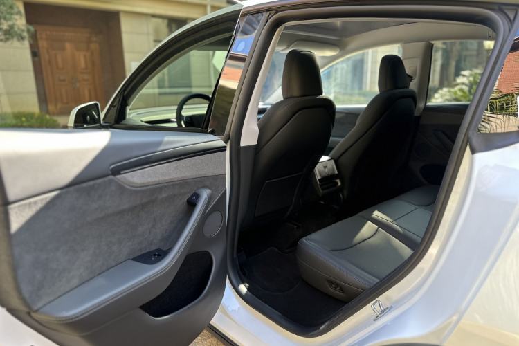 Used Tesla Model Y 2025 Updated Version Long-Range All-Wheel Drive
