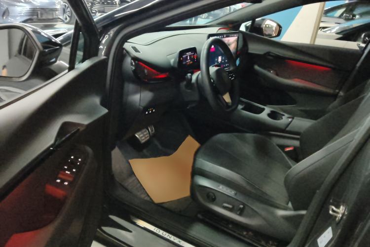 Used Volkswagen ID.UNYX 2024 Pro Long-Range Version