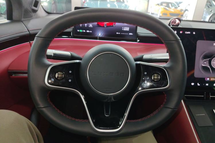 Used Hima Luxeed S7 2025 785 km Ultra