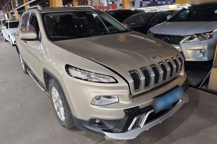Used  Cherokee 2016 2.4L Leading Edition
