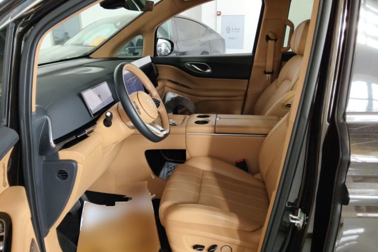 Used VOYAH Dream 2025 PHEV Four-Wheel-Drive Flagship Kunpeng Edition
