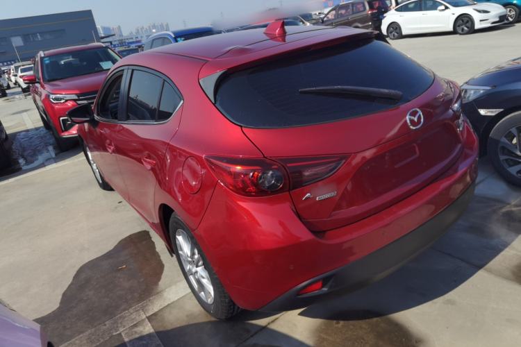 Used Mazda Mazda 3 Axela 2016 Hatchback 1.5L Automatic Luxury Model