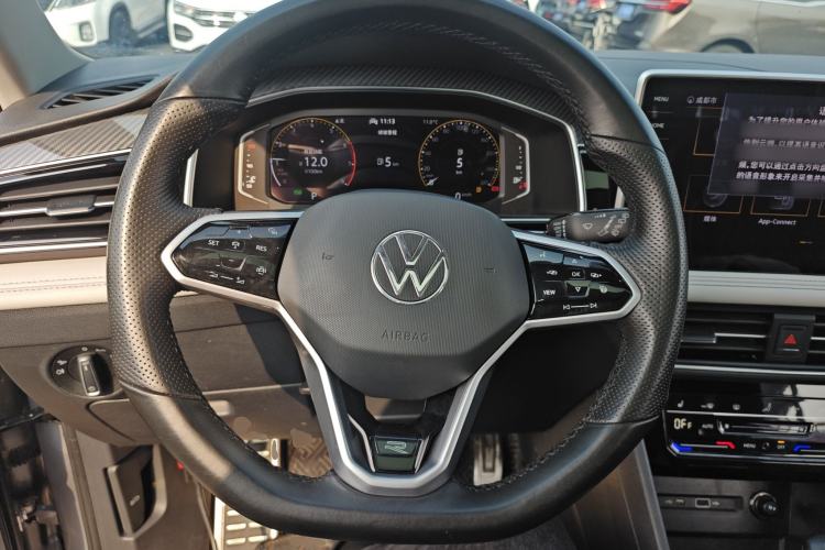 Used Volkswagen Tiguan L 2022 330TSI Automatic Two-Wheel Drive R-Line Enhanced Edition
