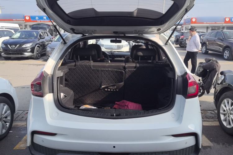 Used Geely Auto Vision X3 2019 Upgraded Model 1.5L Manual Elite Version
