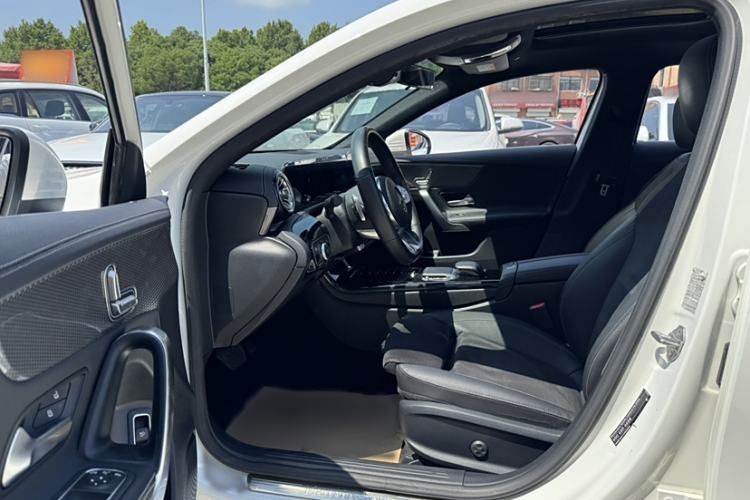 Used Mercedes-Benz A-Class 2021 A 200 L Sport Sedan Fashion Model
