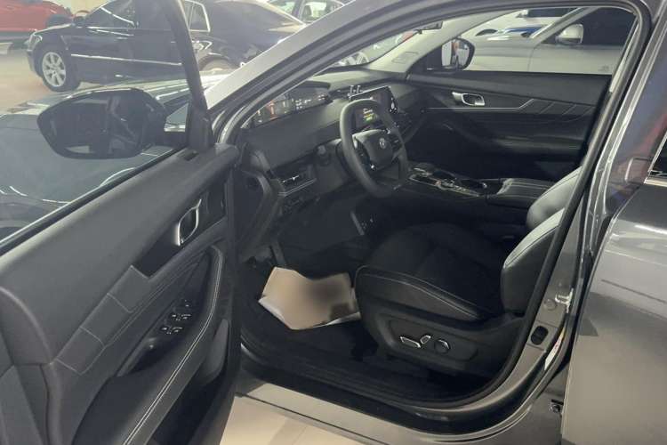 Used Changan UNI-K iDD 2023 Zhidian iDD 1.5T 135km Smart & Fun Model
