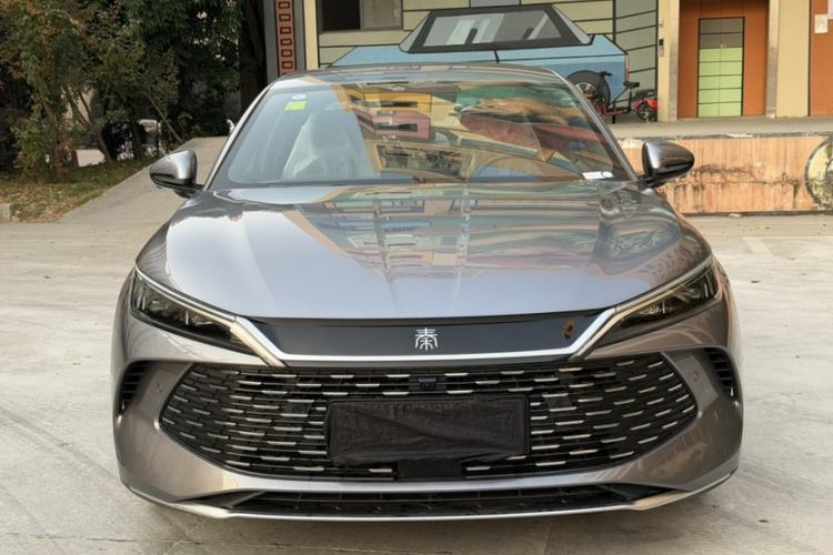 Used BYD Qin L 2025 DM-i Smart Drive 80KM Leading Model
