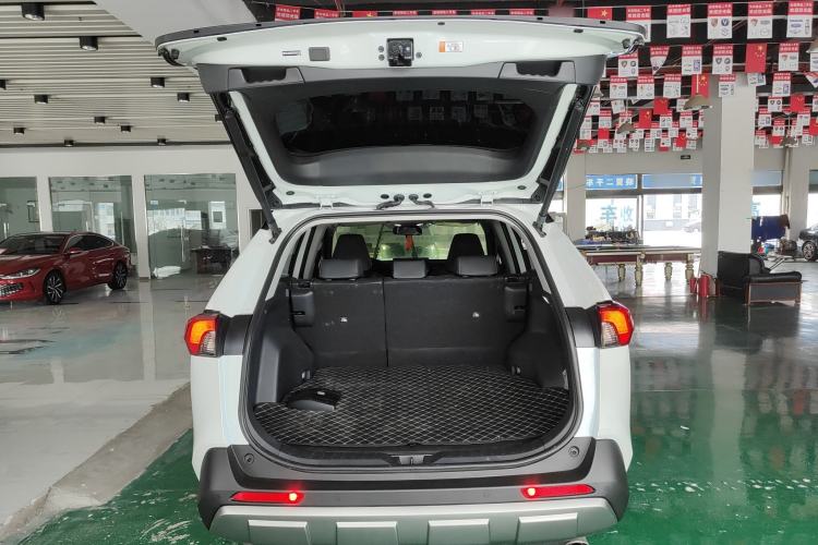 Used Toyota RAV4 2024 2.0L CVT Two-Wheel Drive Fashion Plus Edition
