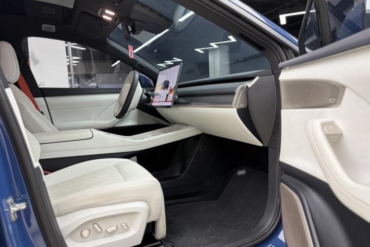 Used ONVO L60 2024 60 kWh Rear-Drive Version