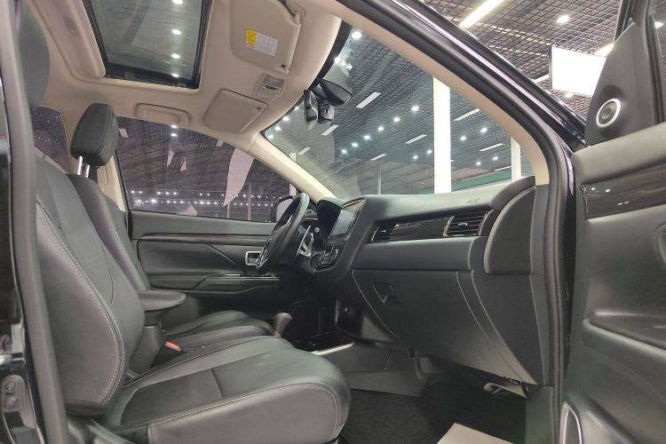 Used Mitsubishi Outlander 2018 2.4L 4x4 Elite Edition 5 Seats
