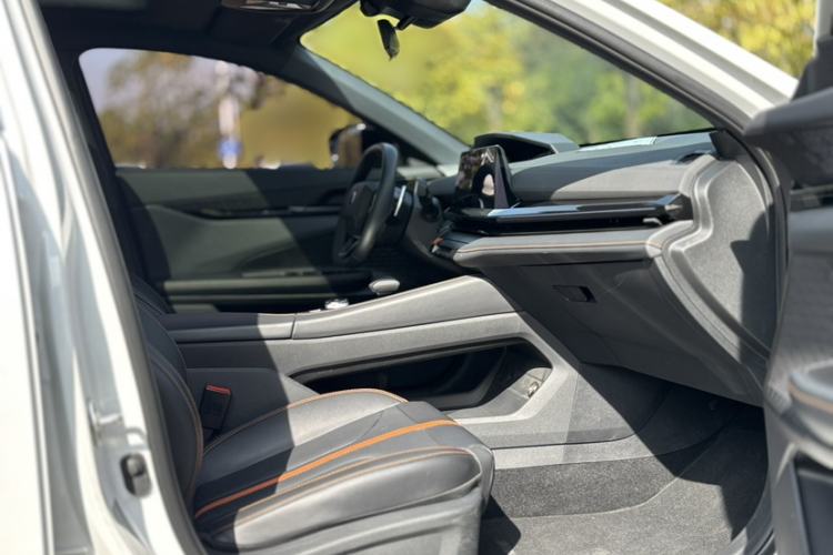 Used Changan UNI-V 2024 1.5T Prestige Edition