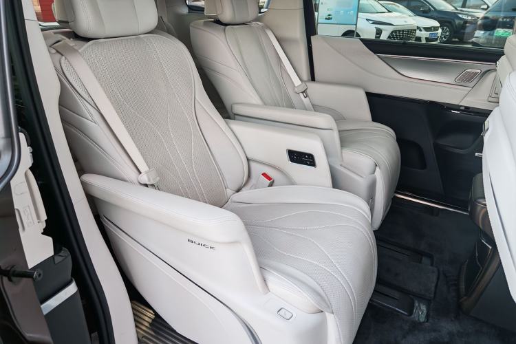 Used Buick GL8 New Energy 2024 Lu Zun Luxury Edition 7-Seater
