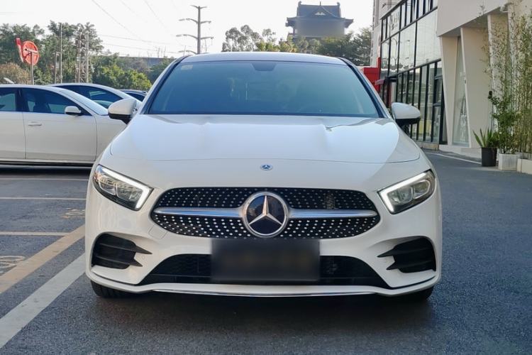 Used Mercedes-Benz A-Class 2022 Second Facelift A 200 L Sport Sedan Fashion Version
