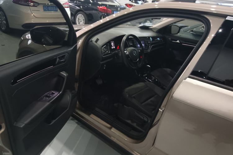 Used Volkswagen T-ROC 2018 280TSI DSG Two-Wheel-Drive Comfort Version China V Standard