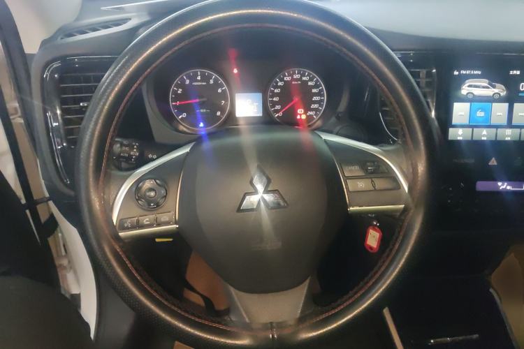 Used Mitsubishi Outlander 2021 Revised Version 2.0L Two-Wheel Drive Comfort Edition 5 Seats
