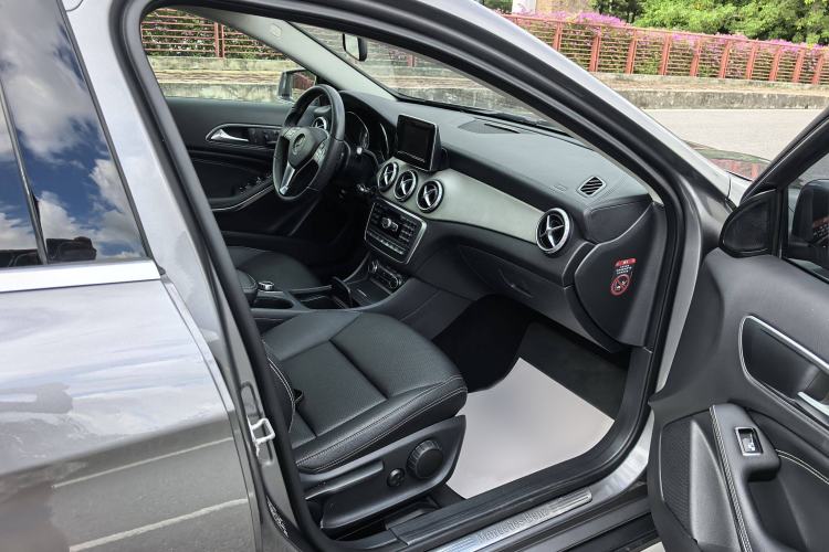 Used Mercedes-Benz GLA 2015 GLA 220 4MATIC Fashion Model