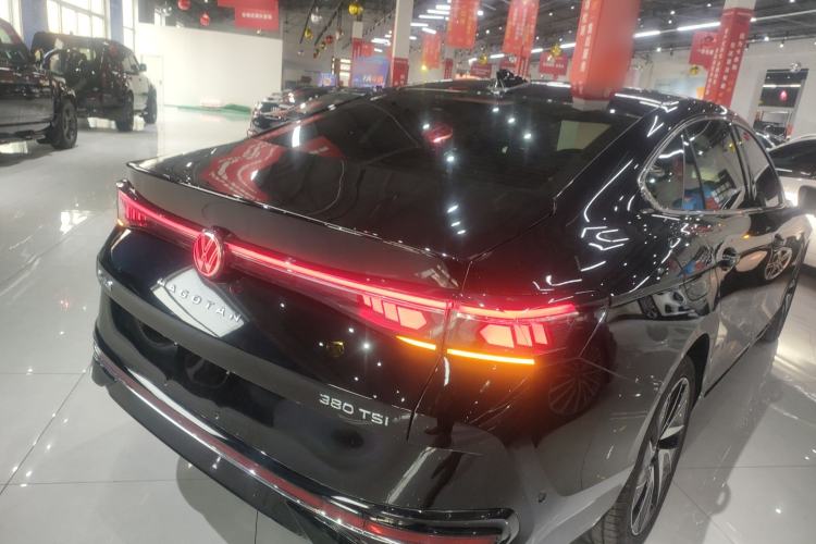 Used Volkswagen Magotan 2024 380TSI DSG Prestige Edition DaMai Package
