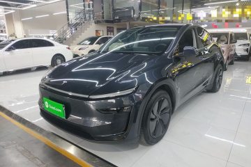 Used Tesla Model Y 2025 Long-Range All-Wheel-Drive Version