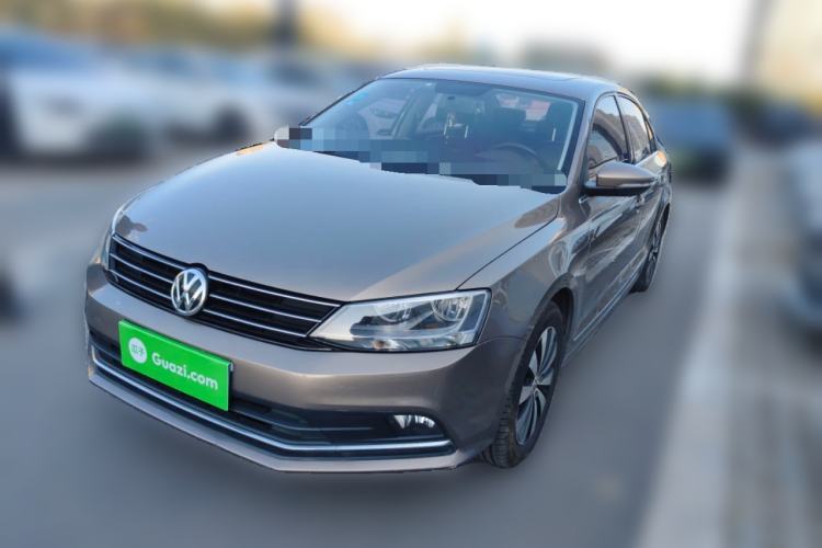 Used Volkswagen Sagitar 2017 230TSI Automatic Comfort Version
