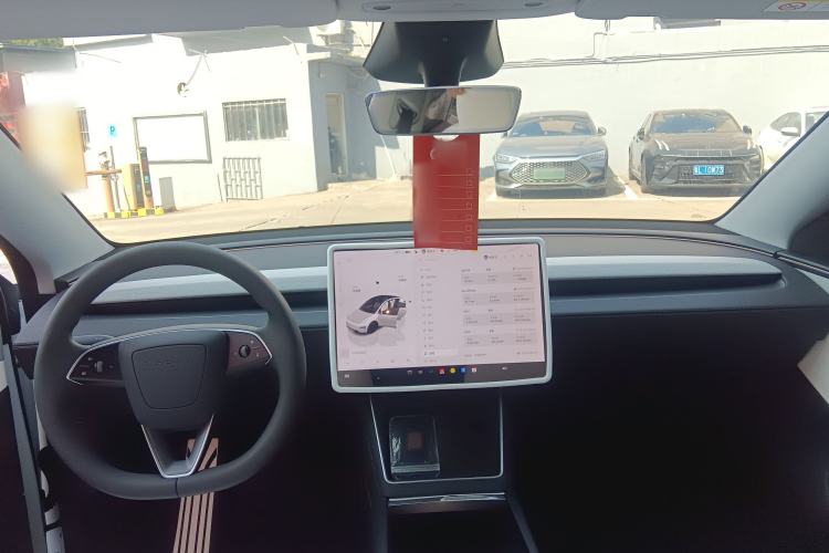 Used Tesla Model Y 2025 Rear-Wheel-Drive Version
