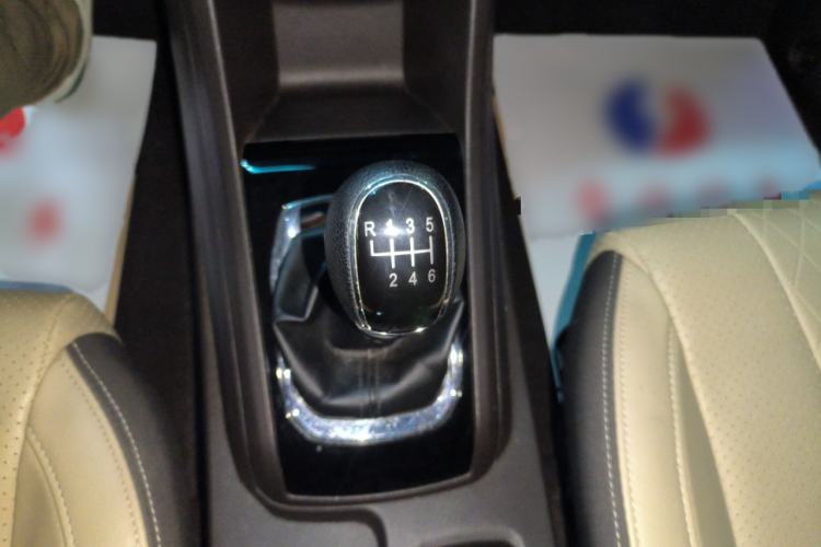 Used Baojun 310W 2017 1.5L Manual Fashion Model China V
