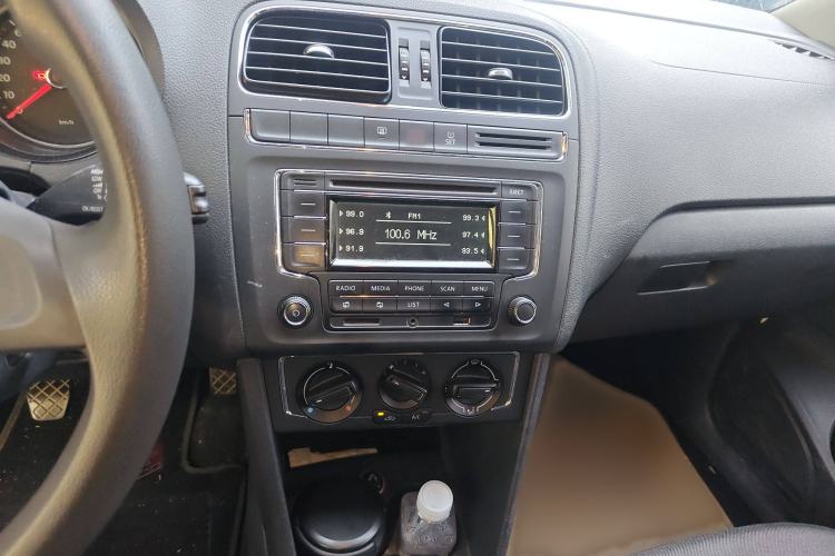 Used Volkswagen Polo 2014 1.4L Manual Comfort Edition
