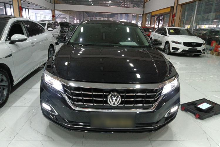 Used Volkswagen Passat 2020 330TSI Luxury Edition China VI
