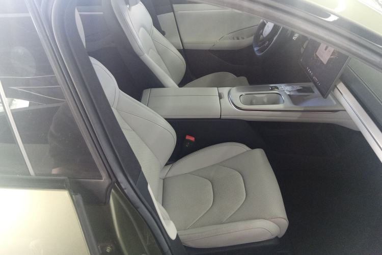 Used  SU7 2024 Four-Wheel Drive Ultra-Long Range Advanced Intelligent Driving Max Edition
