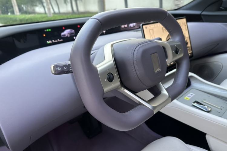 Used  12 2025 Ultra Extended-Range Edition
