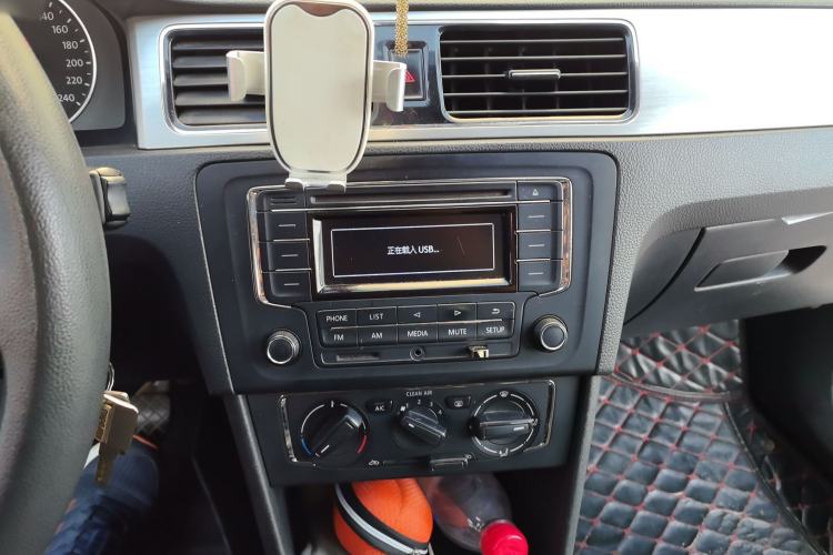 Used Volkswagen Santana 2015 Haval H9 1.6L Manual Comfort Edition
